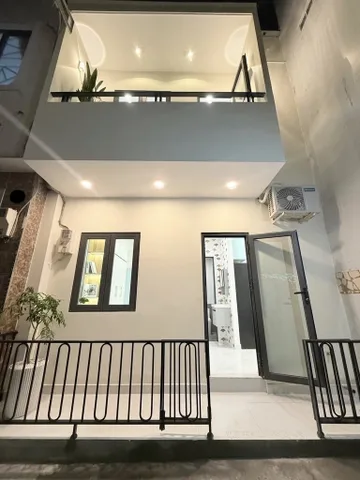Bán nhà mới(4x15) full nội thất Thích Quảng Đức, PN, HXH 60m2 khu an ninh, dân trí