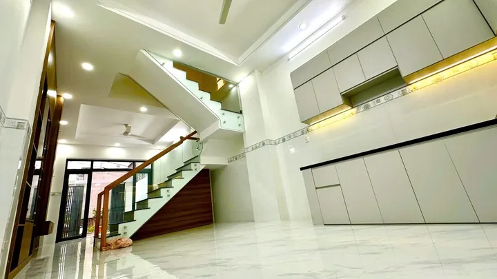 🚗 BÁN NHÀ 4 TẦNG - 74M2( 4*18.5), HOÀN CÔNG, 4PN, 4WC - KHÔNG QH - ĐA TIỆN ÍCH -NHÀ MỚI Ở NGAY - SÁT VINHOM - HẺM XE HƠI - LONG THẠCH MỸ, THỦ ĐỨC.(T)