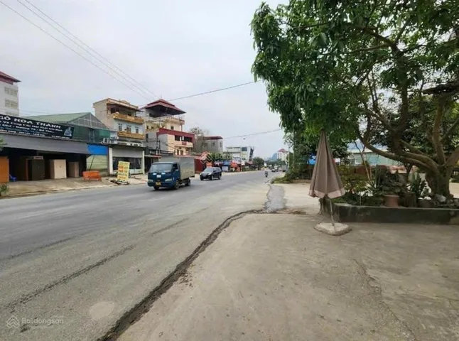 bán nhà phố, giao thông thuận lợi