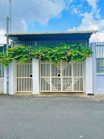 Ngộp Bank __ Hạ giá bán nhanh căn nhà cấp 4 -100m2 - Sổ hồng riêng ====>> Giá 1 tỉ 300 triệu ở 1/ tỉnh lộ 7 - Phước Thạnh - Củ Chi