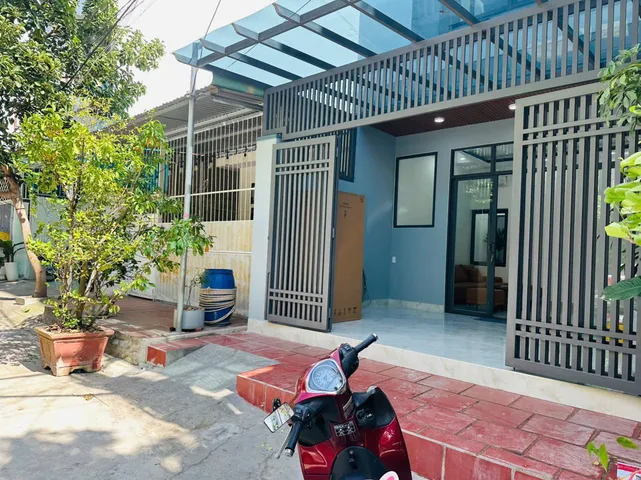 💥 Mua Nhà Gần Biển Nha Trang 800m | DT 71,8m2 Mặt Đường D4 Rộng 11m Thông Lê Thanh Nghị - Nhà Mới 2 Tầng/ Giá 8,3 tỷ.