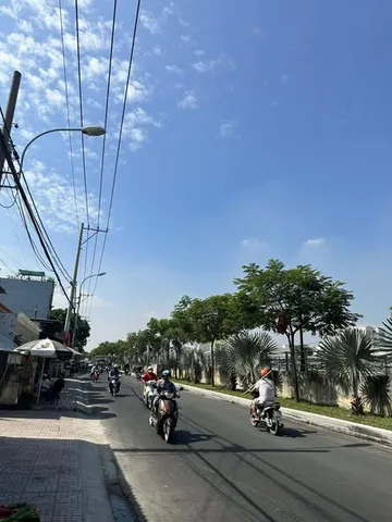 QUẬN 8. MTKD MỄ CỐC NHÀ 5 TẦNG - DT 36m2- NGAY CẦU KINH NGANG SỐ 2 - CHỈ 8,7 T.