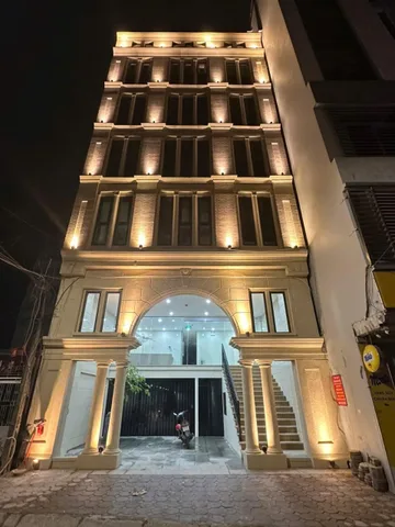 BÁN TÒA NHÀ PHỐ HOÀNG HOA THÁM. BA ĐÌNH. 300M2 - 8 TẦNG. THÁNG MÁY.