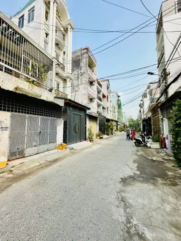 BÁN NHÀ MẶT TIỀN-4 TẦNG-5 PHÒNG NGỦ-NHÀ ĐẸP- DỌN VÀO Ở NGAY-GẦN SIÊU THỊ AONE