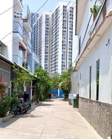 🚗 BÁN NHÀ C4 - 95M2( 5.8*20), HOÀN CÔNG - KHÔNG QH - NHÀ HẺM XE HƠI - ĐỐI DIỆN VINHOM - P. LONG THẠNH MỸ, THỦ ĐỨC. (D)