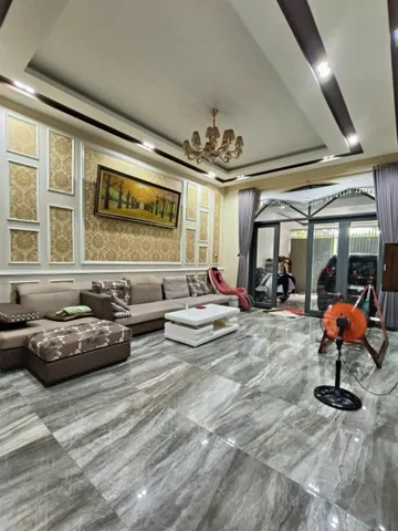 BÁN NHÀ PHỐ P20 TRẦN BẠCH ĐẰNG, P. AN HÒA - RẠCH GIÁ (AN GIANG): DÀI 27.5M, FULL NỘI THẤT GỖ, HOÀN CÔNG