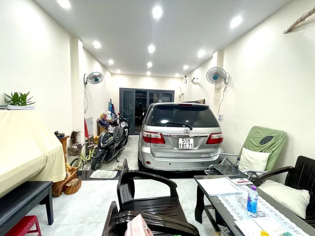 Bán nhà sổ hồng riêng 6pn, quang trung.