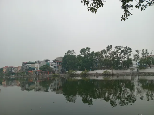 Nhà 2 tầng Dương xá gần hồ chắc chắn