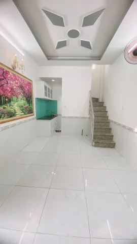 Bán Nhà Sổ Chung 3.3x6,5m,1 lầu,890tr,2/ lê thị Riêng.tphcm