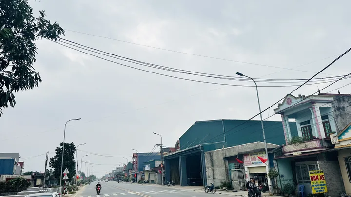 NHÀ 3 TẦNG MẶT QL 391 – CHÂN CẦU XE, KD NGÀY ĐÊM 🔥