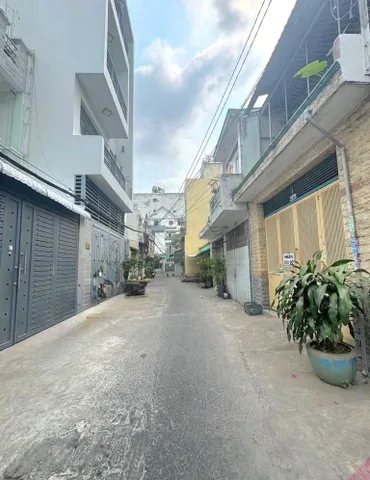 Chỉ hơn 4 tỷ, hẻm xe hơi_Tỉnh Lộ 10-Bình Trị Đông_ Dt (56m2), Shr