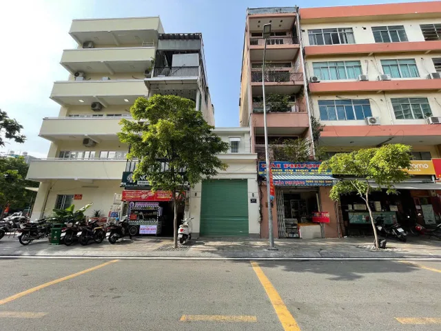 Bán nhà 143 Trần Đình Xu, P. Nguyễn Cư Trinh, Q.1 – Giá 25 tỷ