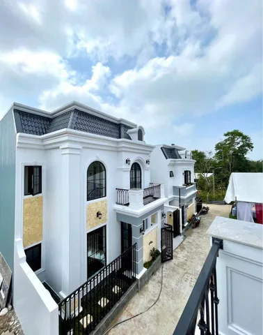 MỞ BÁN KHU VILLAS TÂN CÔ ĐIỂN SÂN VƯỜN LUXURY   🏡🏡🏡
🆘 𝗖𝗮́𝗰𝗵 đ𝘂̛𝗼̛̀𝗻𝗴 𝘃𝗮̀𝗻𝗵 đ𝗮𝗶 𝟰𝟯𝗺 đ𝗮𝗻𝗴 𝗴𝗶𝗮̉𝗶 𝘁𝗼̉𝗮 𝘃𝗮̀ 𝘁𝗵𝗶 𝗰𝗼̂𝗻𝗴 𝘁𝗿𝗼𝗻𝗴 𝗻𝗮̆𝗺 𝟮𝟬𝟮𝟲 = 46.5m
🌏Vị trí: Kiệt 55 Vũ Ngọc Phan - TP Huế giá nhỉnh 3 tỷ 3xx