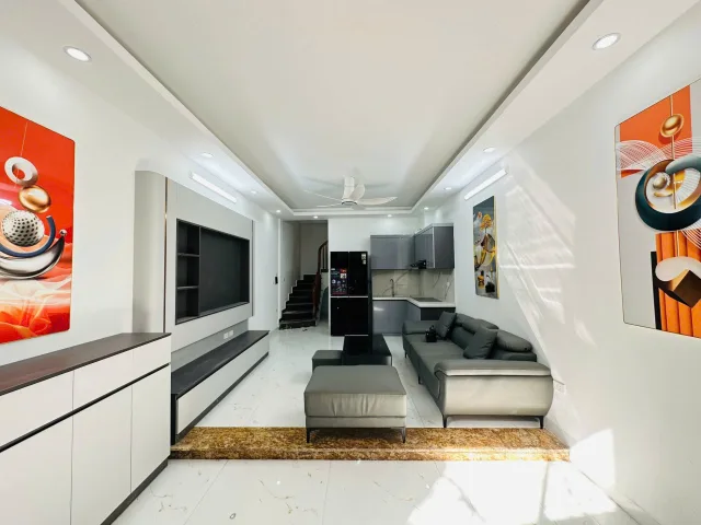 Bán nhà 31m x 5 Tầng xây mới sẵn Ở Ngay cách MP Trần Hữu Tước 20m  (Thông Tin Thật)