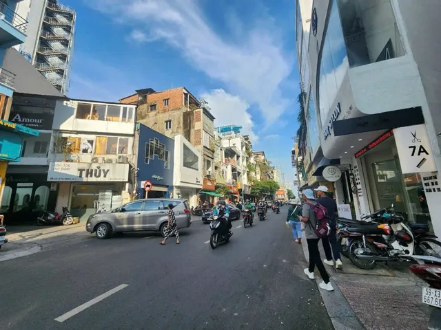 Bán nhà 40 Lê Thị Riêng, Phường Bến Thành, Quận 1 – Giá 40 tỷ