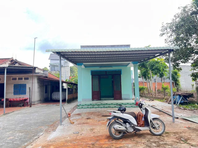 Bán căn nhà 324m2 giá 1,3 tỷ ngay kcn phước đông hiện đang cho thuê 3tr/th nhà mới, sổ sẵn