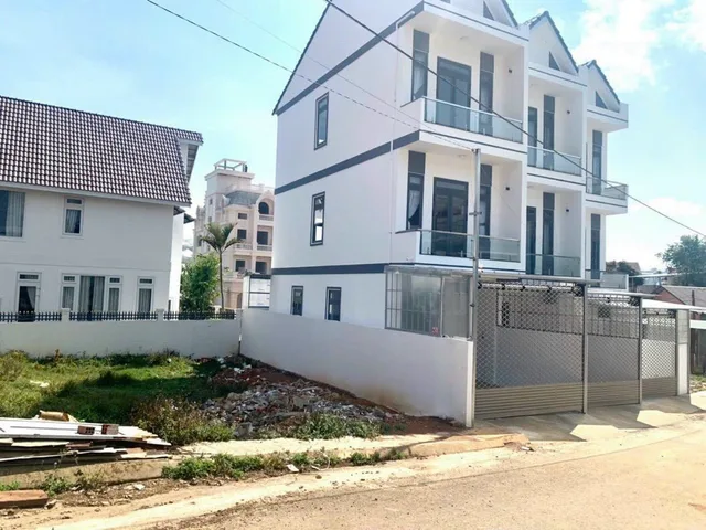 Bán đất 220m² full thổ cư ngang 14m giá 5.4 tỷ tại Phường Lang Biang - Đà Lạt