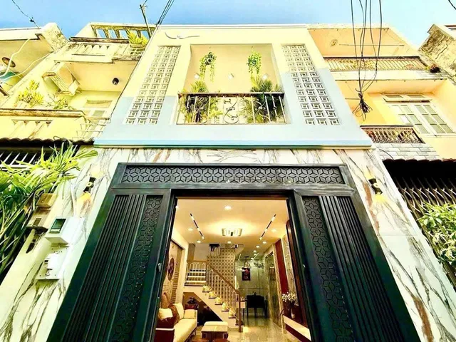 QUANG TRUNG NHÀ ĐẸP - KIÊN CỐ - GIÁ TỐT - NGAY VINCOM - VIEW MÁY BAY - TIỆN ÍCH ĐẦY ĐỦ