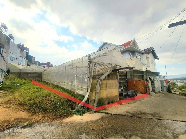 Bán đất biệt thự khu dân cư hẻm đường Hùng Vương, cách Hồ Xuân Hương hơn 2km