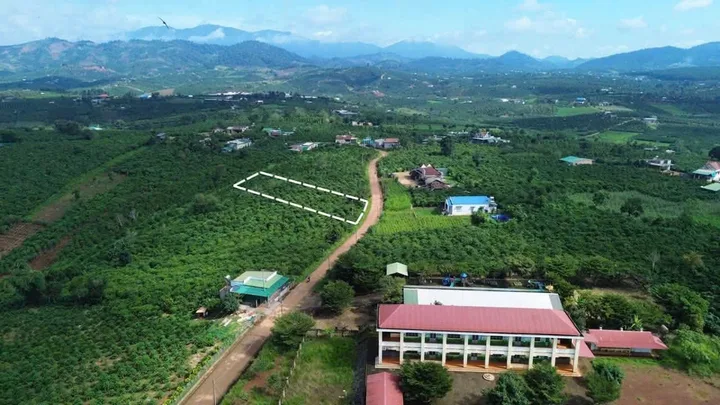 CÒN ĐÚNG 1 LÔ – 1000M2

Giá: 699TR ✅✅
Diện tích: 1000m2 sẵn thổ cư

- Khu dân cư hiện hữu, đối diện trường học
- Cách tỉnh lộ 725, UBND, chợ chỉ hơn 1km
- Khí hậu quanh năm mát mát mẻ

Phúc Thọ, Lâm Hà, Lâm Đồng