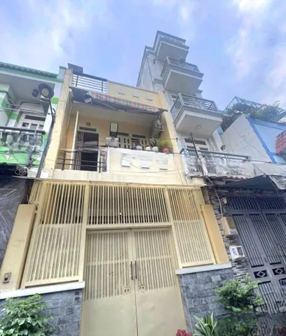 Hơn 4ty, nhà Bình Trị Đông_Dt (52m2), hẻm xe tải