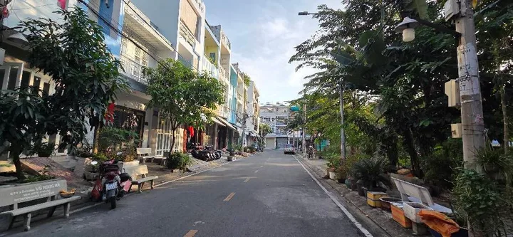 NHÀ 4 TẦNG MẶT TIỀN NỘI BỘ KDC BÌNH PHÚ QUẬN 6 - VIEW CÔNG VIÊN MÁT MẺ