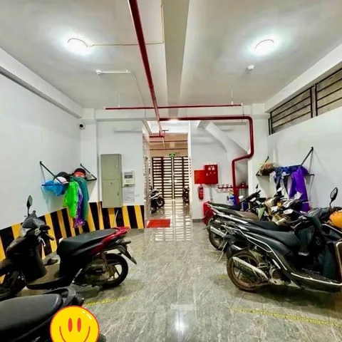 Oto đỗ cổng, CCMN Mỹ Đình sổ 69m2, thang máy, dòng tiền 70tr, 14 tỷ hơn.