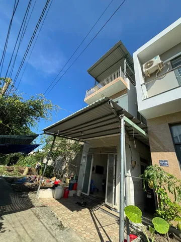 Nhà + phòng trọ gần chợ Bình Chánh