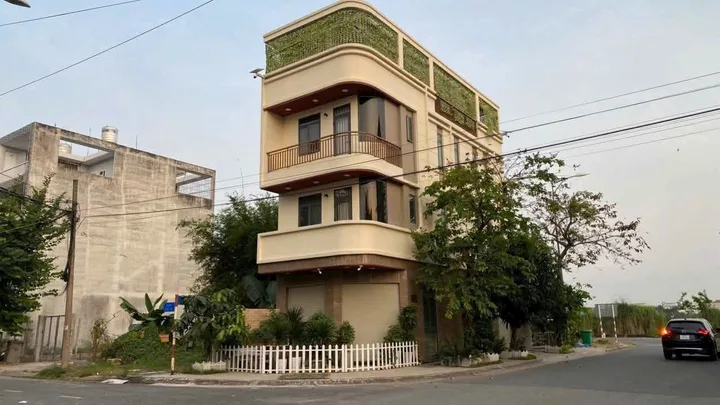Bán gấp nhà 4 tầng 5pn thang máy xây mới góc 2 mặt tiền đường Phạm Thận Duật Thạnh Mỹ Lợi Q2 cũ dt đất 77.5m² full thổ cư ngang 5m giá 19 tỷ