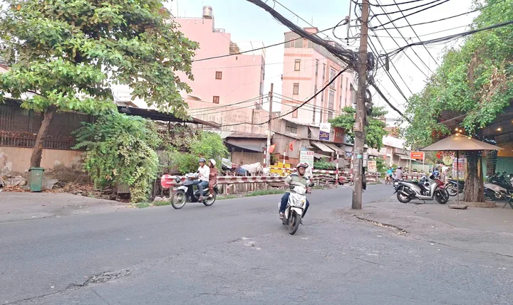 Nhà Chiến lược - Tân Hòa Đông _Dt (46m2)_hẻm xe hơi, nhỉnh 4ty