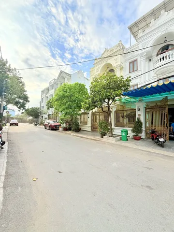 BÁN BIỆT THỰ ĐẸP NHẤT TÂN PHÚ-5 TẦNG- 6 PHÒNG NGỦ-ĐƯỜNG THÔNG THOÁNG-GỌI CHO EM