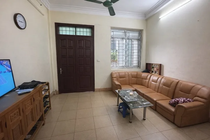 Nhà đẹp Trịnh Định Cửu – Phân lô quân đội – Ô tô đỗ cửa – 39m2 x 4 tầng – Tầm giá 11.x tỷ