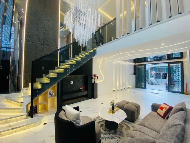SIÊU PHẨM NHÀ MỚI ĐẸP FULL NỘI THẤT, XE HƠI NGỦ TRONG NHÀ, NỞ HẬU TÀI LỘC, KHU VIP NHÀ CAO TẦNG