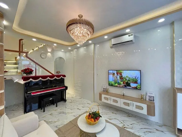NHÀ ĐẸP, TẶNG NỘI THẤT, KHU TRUNG TÂM - 3Tầng 4PN - 3.5x12m - 38m² - CMT8 - TÂN BÌNH - DƯỚI 7.5 T.ỷ