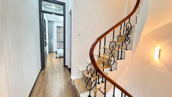 🔥 Bán Nhà Ngọc Khánh, Hàng Xóm Vinhome Giảng Võ, DT 36m2, Nội Thất Hiện Đại, Giá 9.x Tỷ