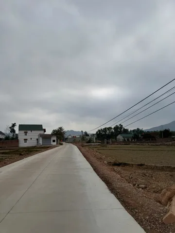 Bán đất 305.5m² có sẵn 243m² thổ cư ngang 10m giá 4.5 tỷ tại Xã Thành Công