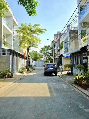 🚗 GẤP BÁN NHÀ 2 TẦNG - 68M2( 4*17) - HOÀN CÔNG ĐỦ - HẺM XE HƠI 6M - GẦN BẾN XE MIỀN ĐÔNG, NHÀ THỜ CAO THÁI - LONG BÌNH, THỦ ĐỨC.(A)