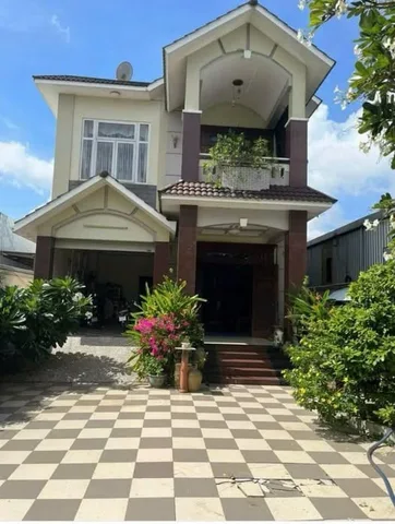 Bán nhà 1 trệt 1 lầu 717,9m2 mặt tiền Nguyễn Thị Định gần vòng xoay Phú Khương