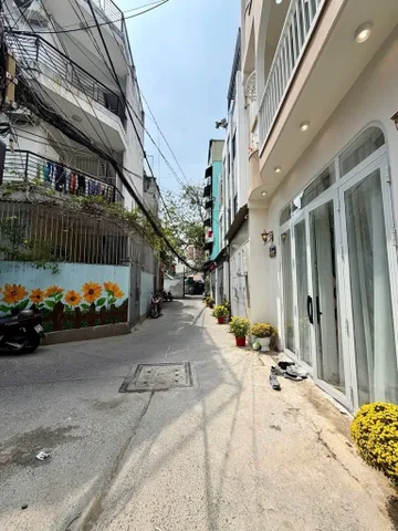 NHÀ MỚI GẦN ĐH VĂN HIẾN - NỞ HẬU TÀI LỘC - 54M2 - 9 ĐỒNG NHỈNH XÍU