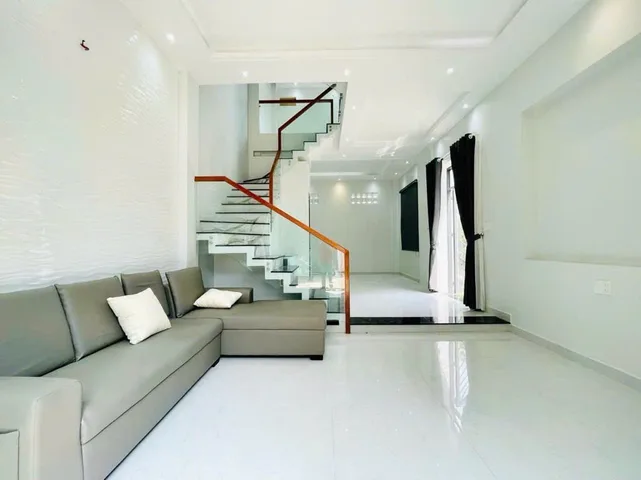 Cửa Hàng Dịch Vụ 5 Tầng Xe Tải Chạy Trước nhà 60m Ra  Lê Đức Thọ P 13 Quận Gò Vấp