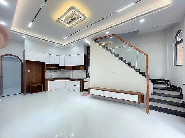 SIÊU PHẨM NHÀ MỚI ĐẸP - NGAY LẠC LONG QUÂN - HẺM XE HƠI
