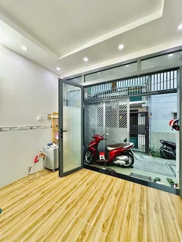 PHẠM VĂN HAI P.3 TÂN BÌNH - SÁT MẶT TIỀN - MỚI ĐẸP Ở NGAY