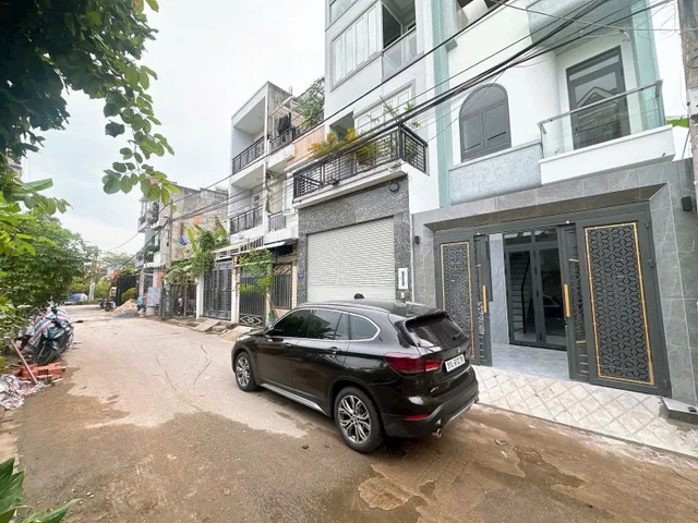 🚗 BÁN NHÀ 3 TẦNG - 51M2( 4*13), HOÀN CÔNG, FULL NỘI THẤT - HẺM XE HƠI -  NHÀ MỚI - GẦN CHỢ, UBND - LONG TRƯỜNG, THỦ ĐỨC.(P)
