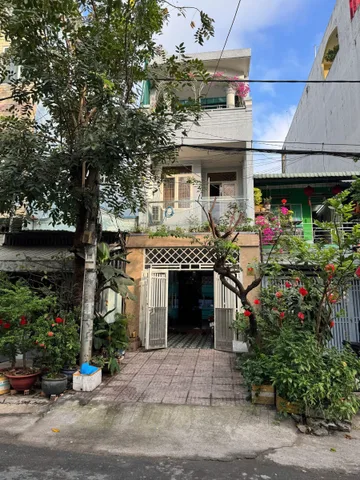 Bán gấp nhà 1 trệt 2 tầng 3pn 4wc dt đất 80m² full thổ cư ngang 4m hướng Đông Nam mặt tiền đường DC 11 (14m gồm LG) Sơn Kỳ Tân Phú (Bình Hưng Hòa TP HCM) giá 10.5 tỷ