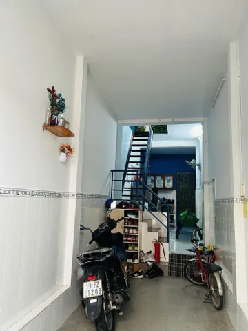 Nhà hẻm thông xe hơi 6m