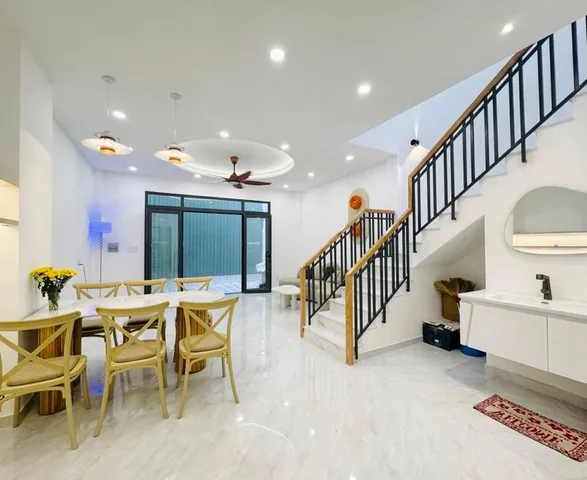 Bán nhà nơ trang long, 4 phòng ngủ, nhà mới sổ hồng riêng