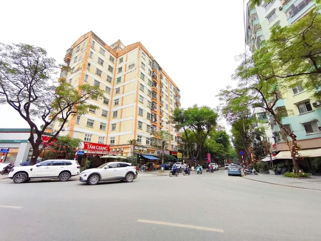 Bán gấp căn hộ chung cư Khu đô thị Định Công, Hoàng Mai, view mặt phố, SĐCC