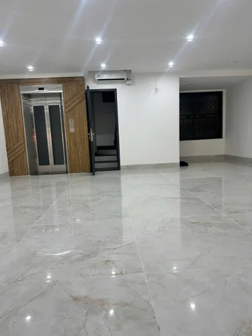 CHO THUÊ TOÀ NHÀ PHỐ MAI ANH TUẤN-ĐỐNG ĐA-DT 115Mx4TẦNG THANG MÁY