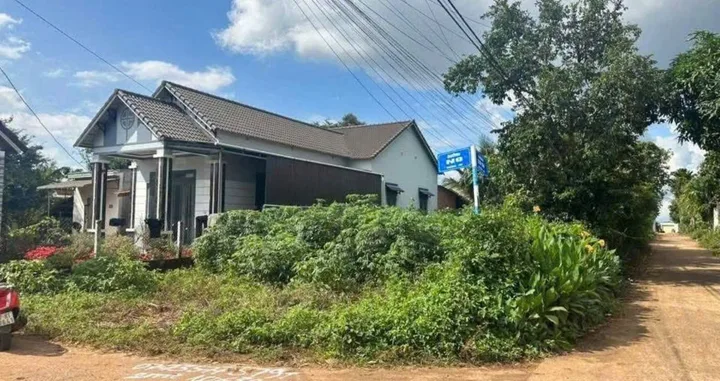 GIÁ CHỈ: 2TY8  LÔ GÓC 2 MẶT tiền diện tích 300m2 10m giá 2ty8