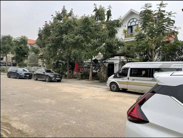 Bán Biệt thự đơn lập, căn góc: 425 m2, Mặt tiền 17 m, Đường 30m - Khu đô thị Quang Minh
